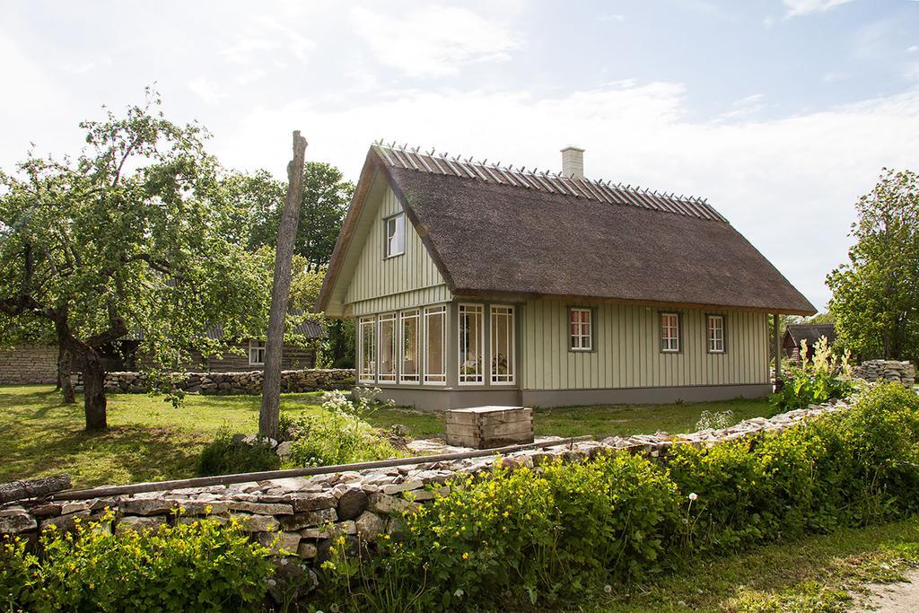 Hansi Puhkemaja Kuivastu Exteriör bild